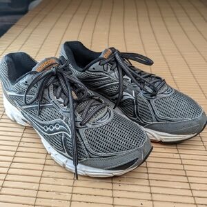 SAUCONY Cohesion 7 mens Running Shoes Silver Size 9.5Wide Great Cond